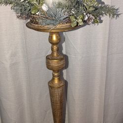 20" tall Gold Color Metal Candle Holder With Wreath And  Flameless Holder 