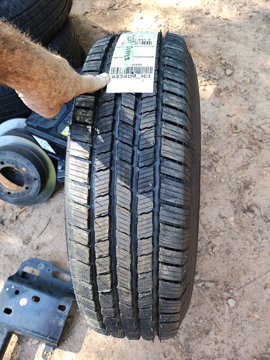 Brand New Michelin Tire 235 75 R17