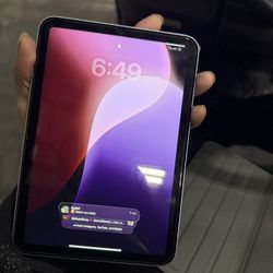 iPad Mini 7  W/ 128 Gbs With Box