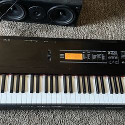 Yamaha S-08 Synthesizer  Keyboard 