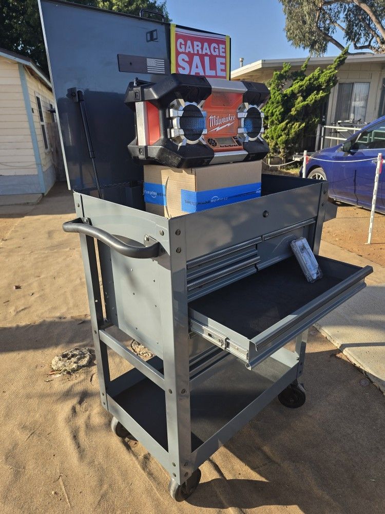 Tool Cart 5 Drawer Gray U.S. General Milwaukee Job site Radio Pelican Flashlight