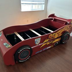 Lightning mcQueen Car bed MOVING MUST GO QUICK