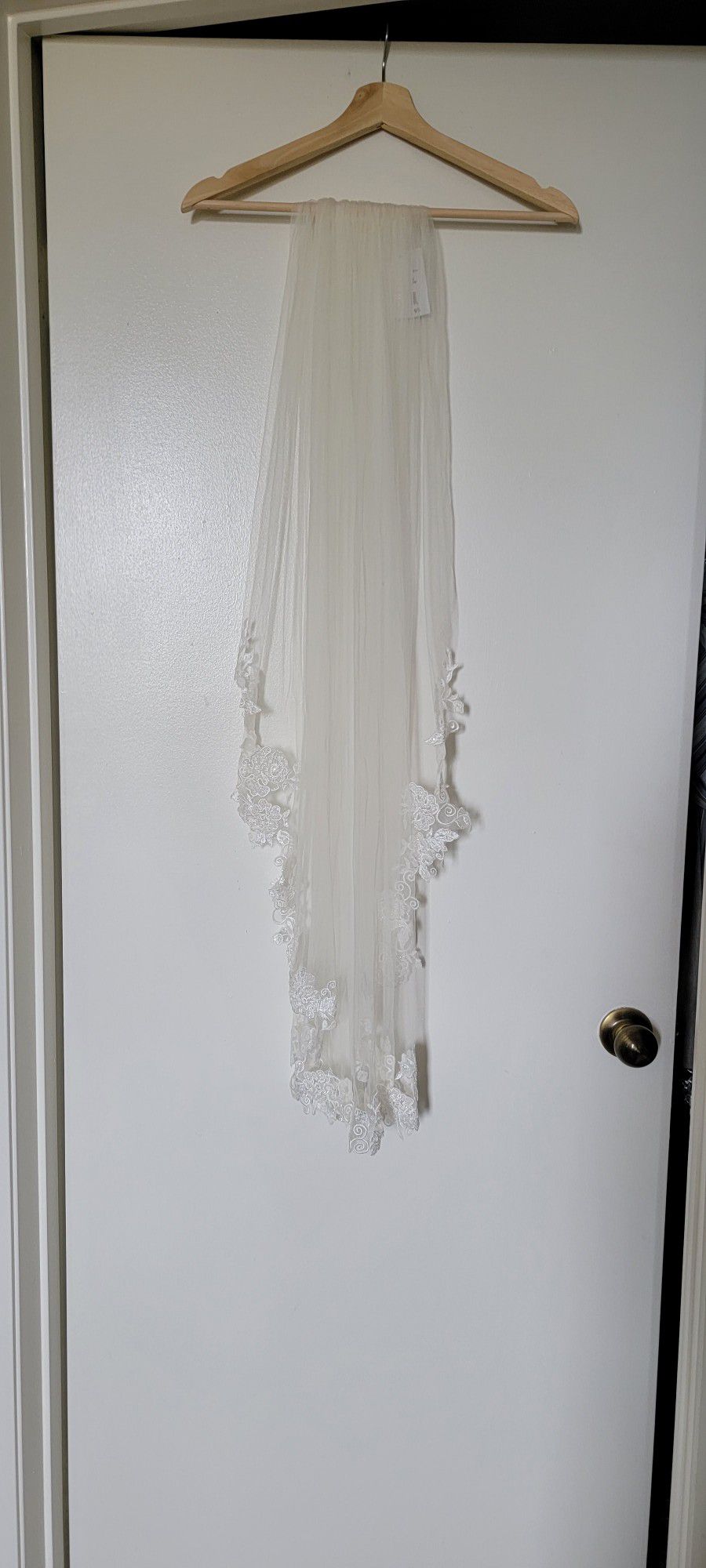 Davids Bridal Ivory Mid-length Veil