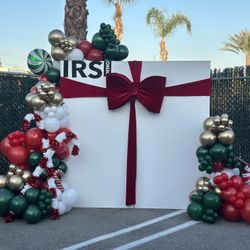 Christmas Balloon Garland 