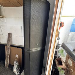 Powered Speaker And Mixer 