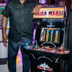 NBA JAM Arcade 1 Up XL Shaq Edition 