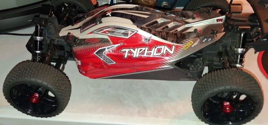 Arrma 1/8 scale Typhon 3s brushless rc