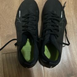 Nike Soccer Cleats will Negotiate .NOT FREE