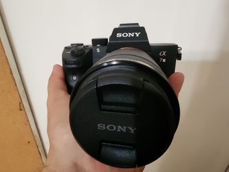 Sony Alpha A7III Mirrorless Camera w/lens