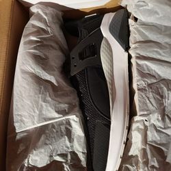 New Puma Men's Black 10.5