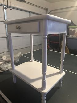White Side Table W Drawer 