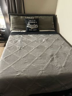 Full Size Bed With Mattress