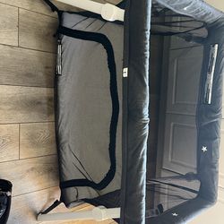 Guava Lotus Travel Crib / Play Yard and Crib Cover / Shade Screen