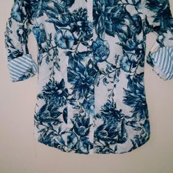 Van Heusen Originals Ladies Button Up Top