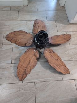 Ceiling Fan with Wood-Grain Leaf Blades