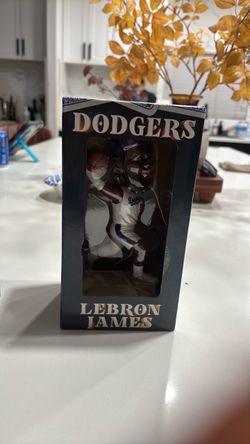 Bobble heads not opened