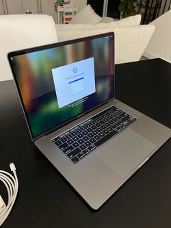 Apple MacBook Pro 16" (2019) – 8-Core i9 2.3GHz / 16GB RAM / 1TB SSD / Radeon 5500M