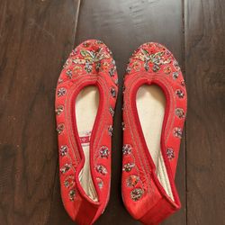 Embroidered flat cloth shoes