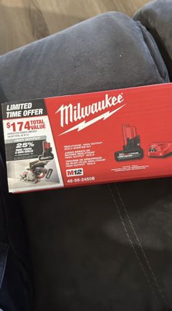 Milwaukee m12 5.0 high output battery with charger 48-59-2450B