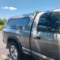 2005 Dodge 1500  8 Pies 