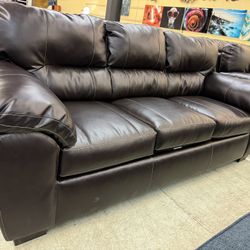 Beautiful Sofa & Loveseat! No Credit Needed Financing Available!! Perfect For Your Family And Guests This Holiday Season!!! 