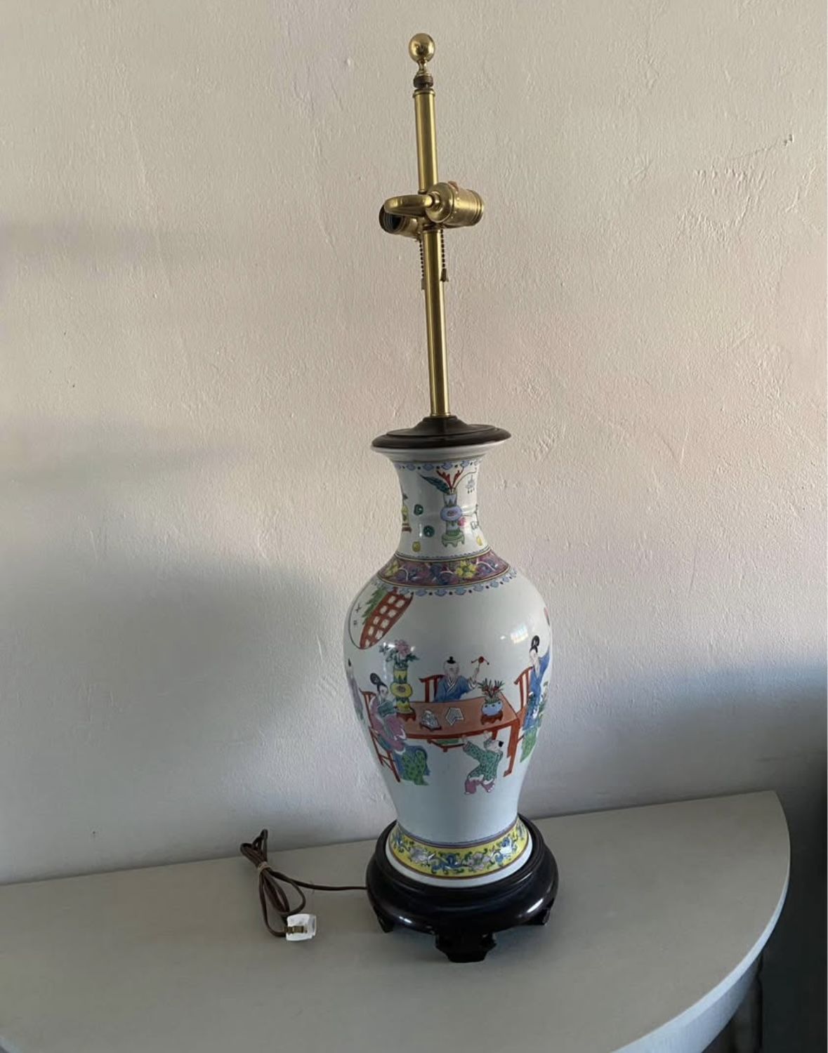 Vintage Chinese Porcelain Lamp