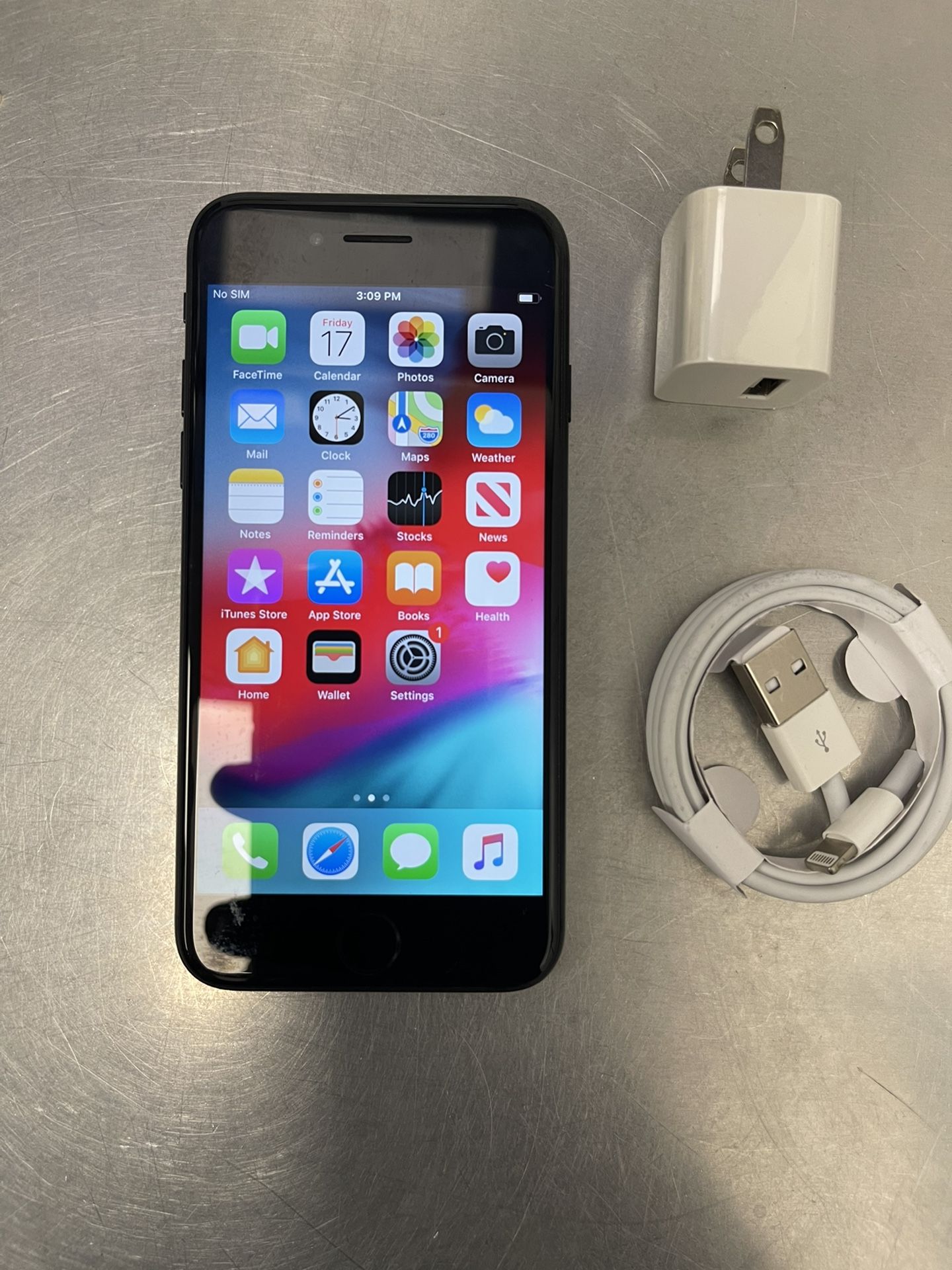 iPhone 7 128g Factory Unlock Like New