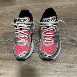 *Send Offers*pink Glow ASICS Kayano Size 9’5