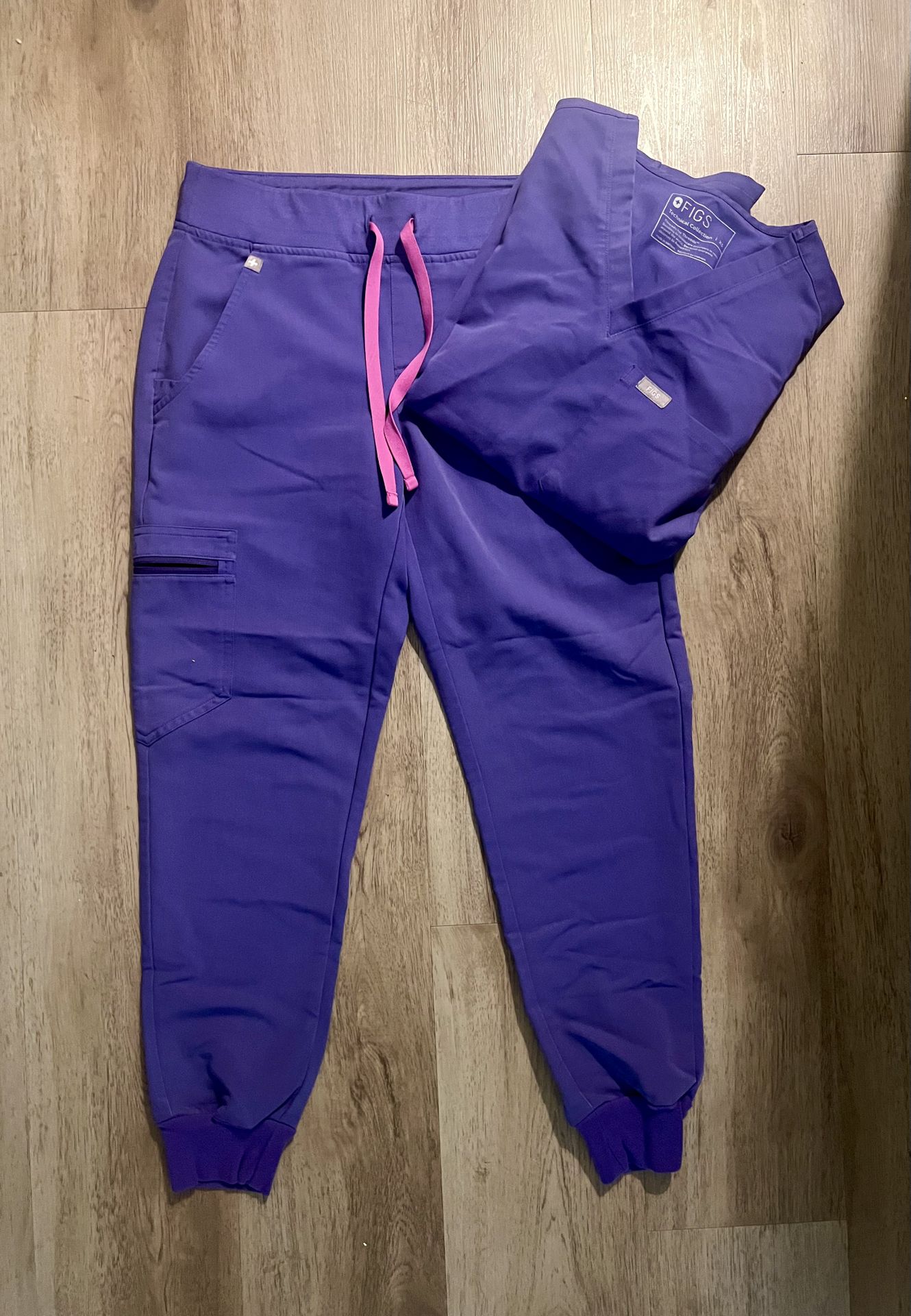 FIGS Scrub set purple jogger and top XS