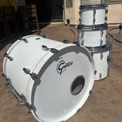 Gretsch Renown Drum Set