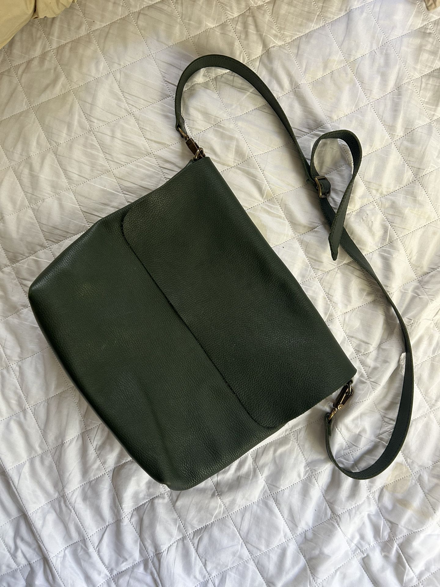 Leather Cross Body Bag  (green) 