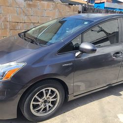2012 prius V