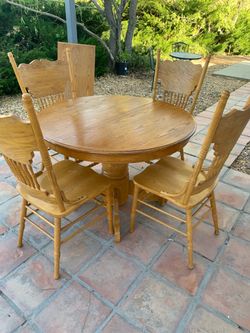 Dining set the wood in good condition