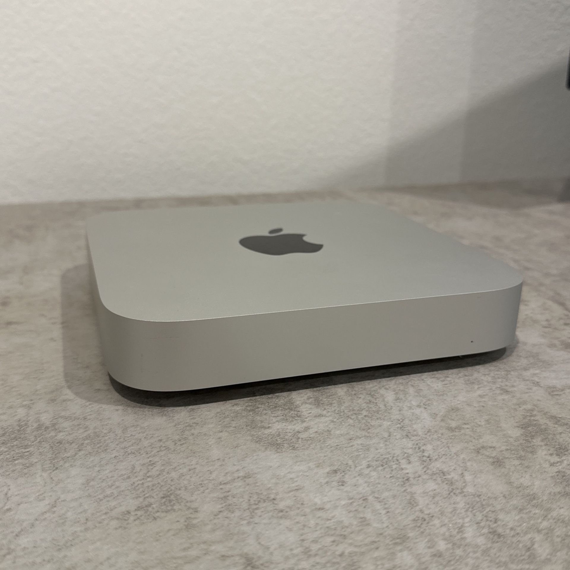 Apple Mac Mini M2 8GB RAM 512GB SSD