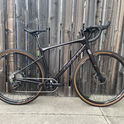 2021 Giant Revolt Advanced 2 (Small)
