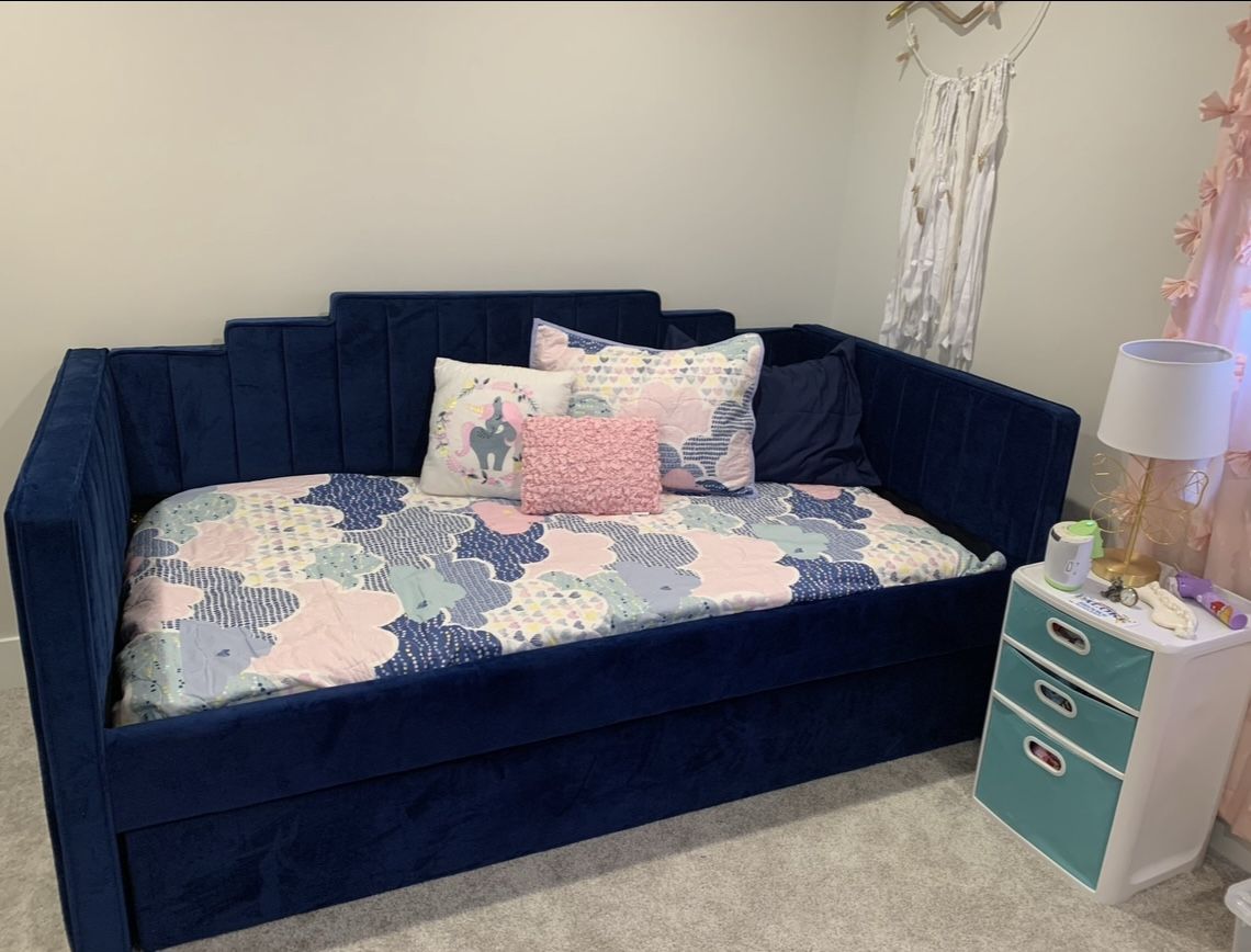 Twin Trundle Bed In Excellent Condition With Mattresses Like New