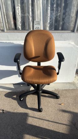 Great condition Adjustable Office Chair
