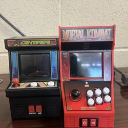Vintage 1981 Atari Centipede & 90s Mortal Kombat Games