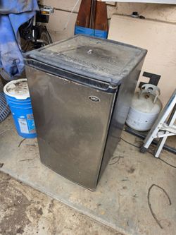 Small refrigerator