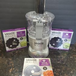 Veggie Bullet spiralizer and food processor with accessories. for Sale in  Las Vegas, NV - OfferUp