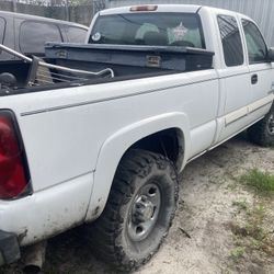 Parting Out 2500hd With 8.1 Motor And Trans GMC Silverado C4500 C5500 