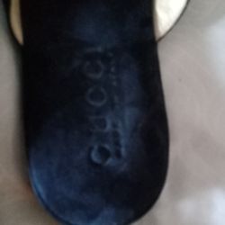 Gucci Slippers BRAND NEW NEVER. WORN
