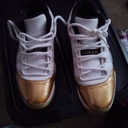 Vintage Jordans 11 Series