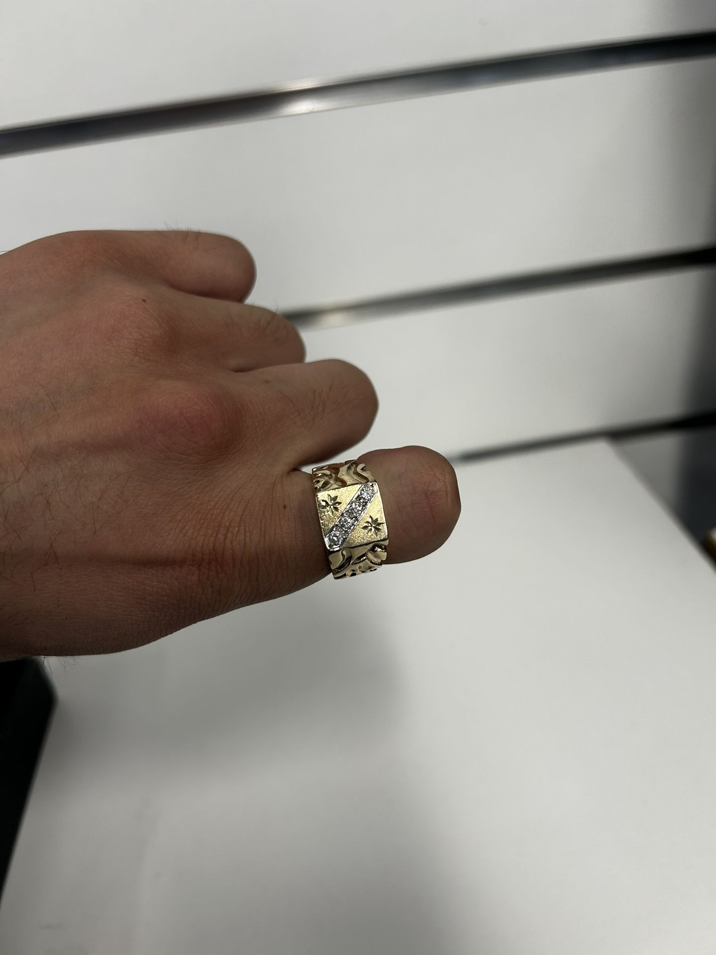 14kt Diamond Nugget Ring