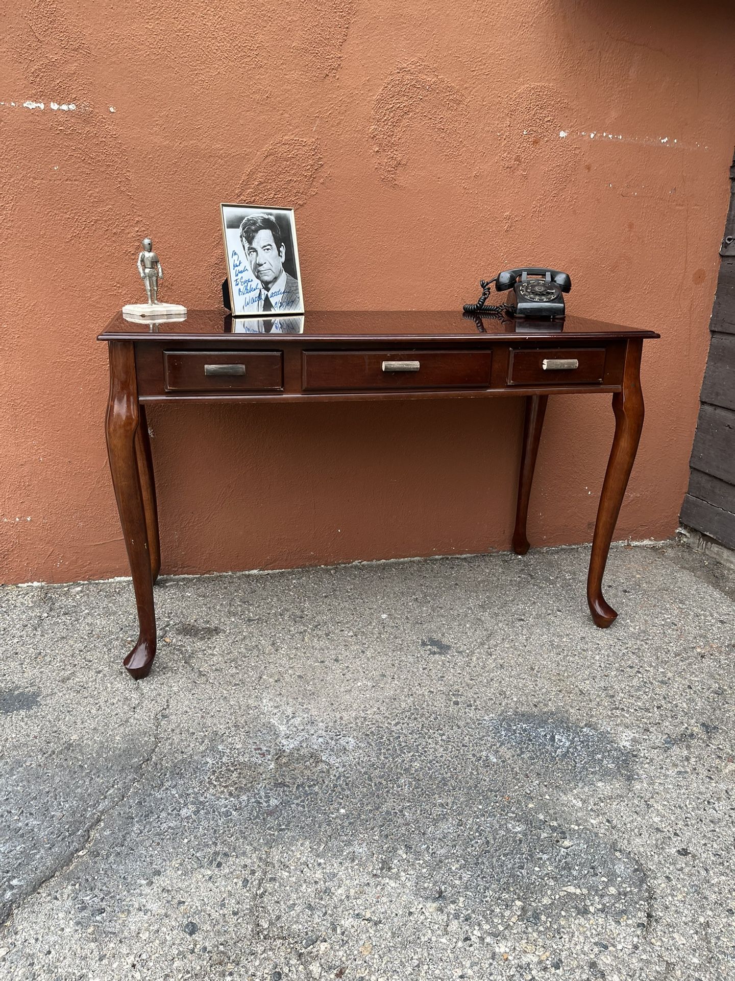 Colonial style desk