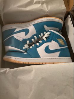 Air Jordan 1 Mid - woman’s size 8.5