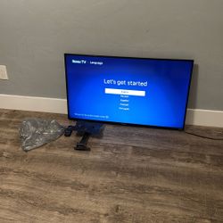 38” Roku Smart TV With Mount