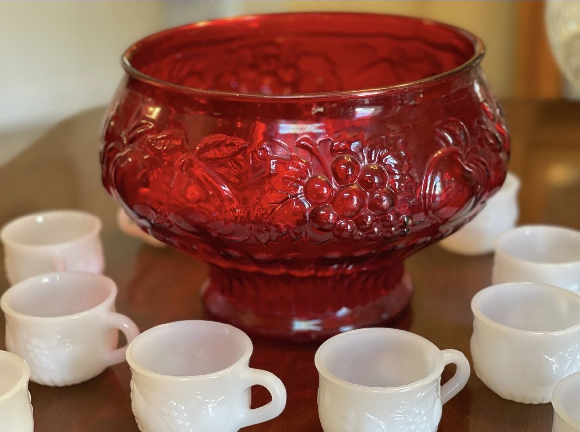 Vintage Jeannette Glass Punch Bowl Set