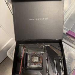 GIGABYTE Z590 AORUS XTREME – Used / Good Condition – Original Box + WiFi Antenna
