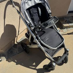 Uppababy Vista stroller with bassinet and rumbleseat